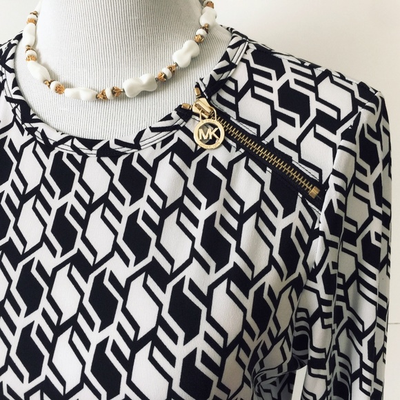 MICHAEL Michael Kors Dresses & Skirts - New Michael Kors Black White Shift Dress Sz M